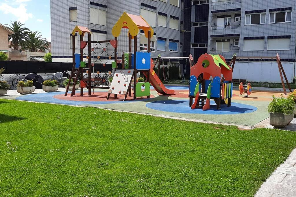 Apartamento Reformado, A 2Min De Playa, En La Mejor Zona. Laredo Exterior foto